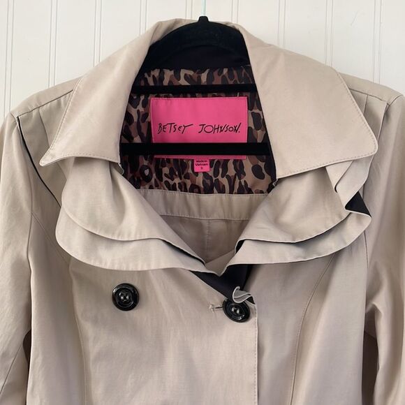 BETSEY JOHNSON women’s beige ruffle collar double breasted trench coat no belt S - Picture 2 of 16